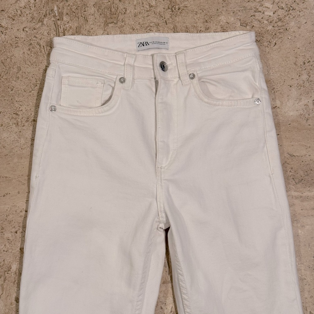 ZARA Cropped Straight Leg Raw Hem Jeans - Picture 5 of 7